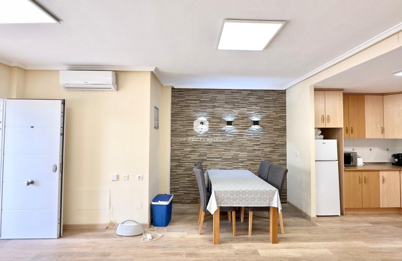 Resale - Bungalow -
Torrevieja - Torreblanca
