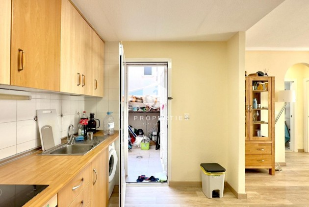 Resale - Bungalow -
Torrevieja - Torreblanca