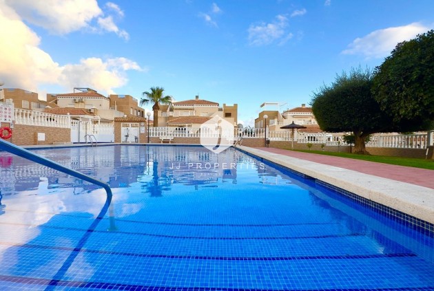 Resale - Bungalow -
Torrevieja - Torreblanca
