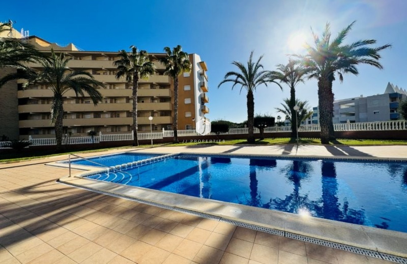 Z drugiej ręki - Daszek -
La Mata - Costa Blanca
