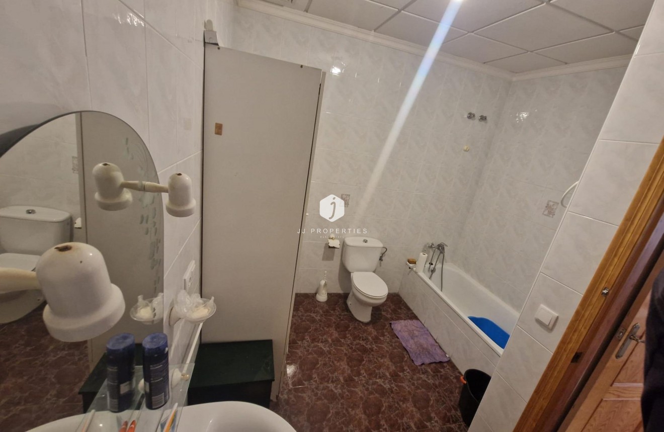 Segunda mano - Chalet -
Torrevieja