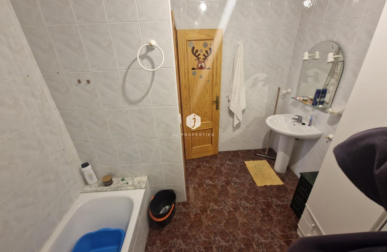 Segunda mano - Chalet -
Torrevieja