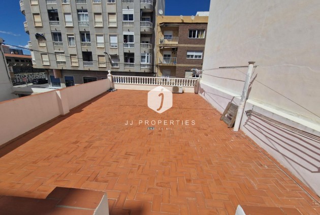 Segunda mano - Chalet -
Torrevieja