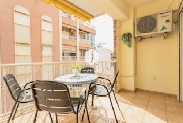 Z drugiej ręki - Mieszkanie w bloku -
Torrevieja - Centro-Muelle Pesquero
