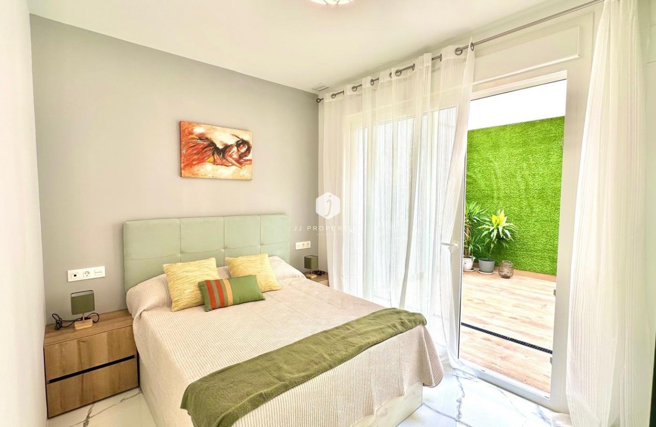 Tweedehands - Appartement / flat -
Torrevieja - Playa del Cura
