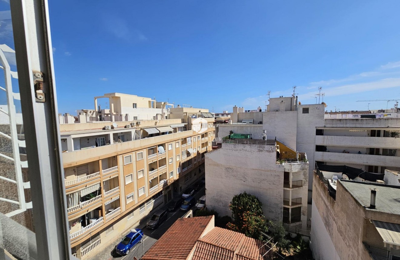 Segunda mano - Apartamento / piso -
Torrevieja - Centro