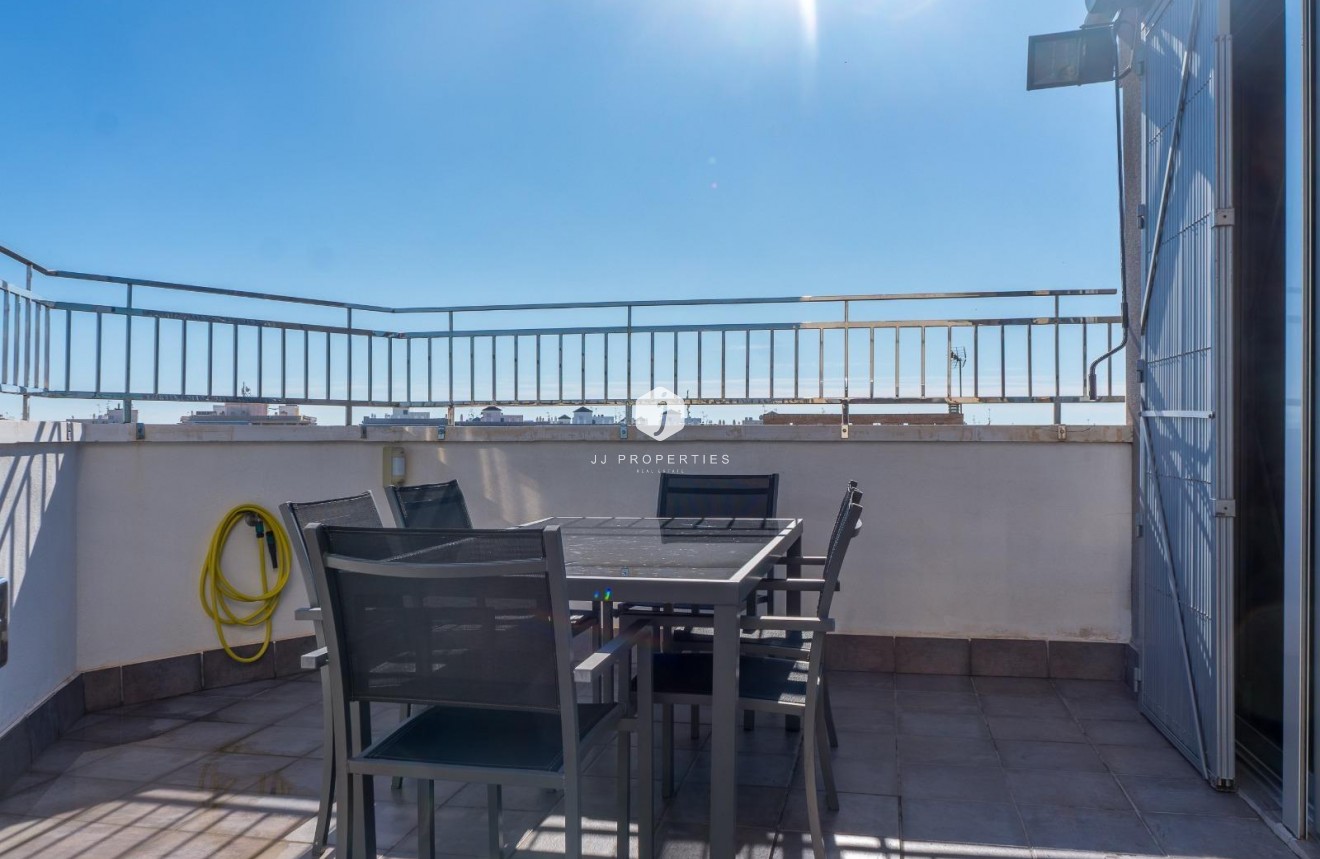 Aus zweiter Hand - Wohnung -
Torrevieja - Estacion de autobuses