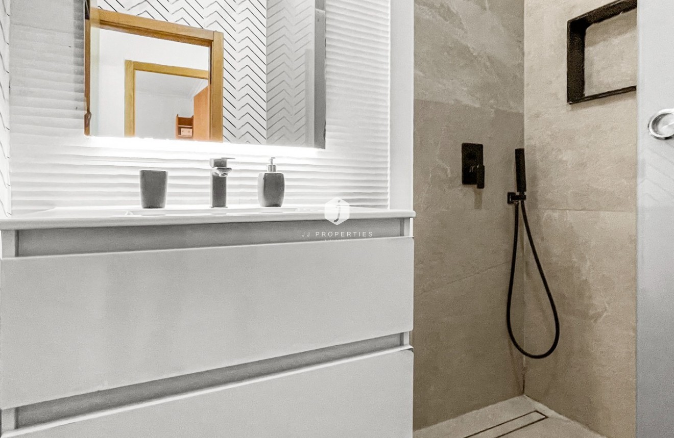 D'occasion - Bungalow -
Torrevieja - Costa Blanca