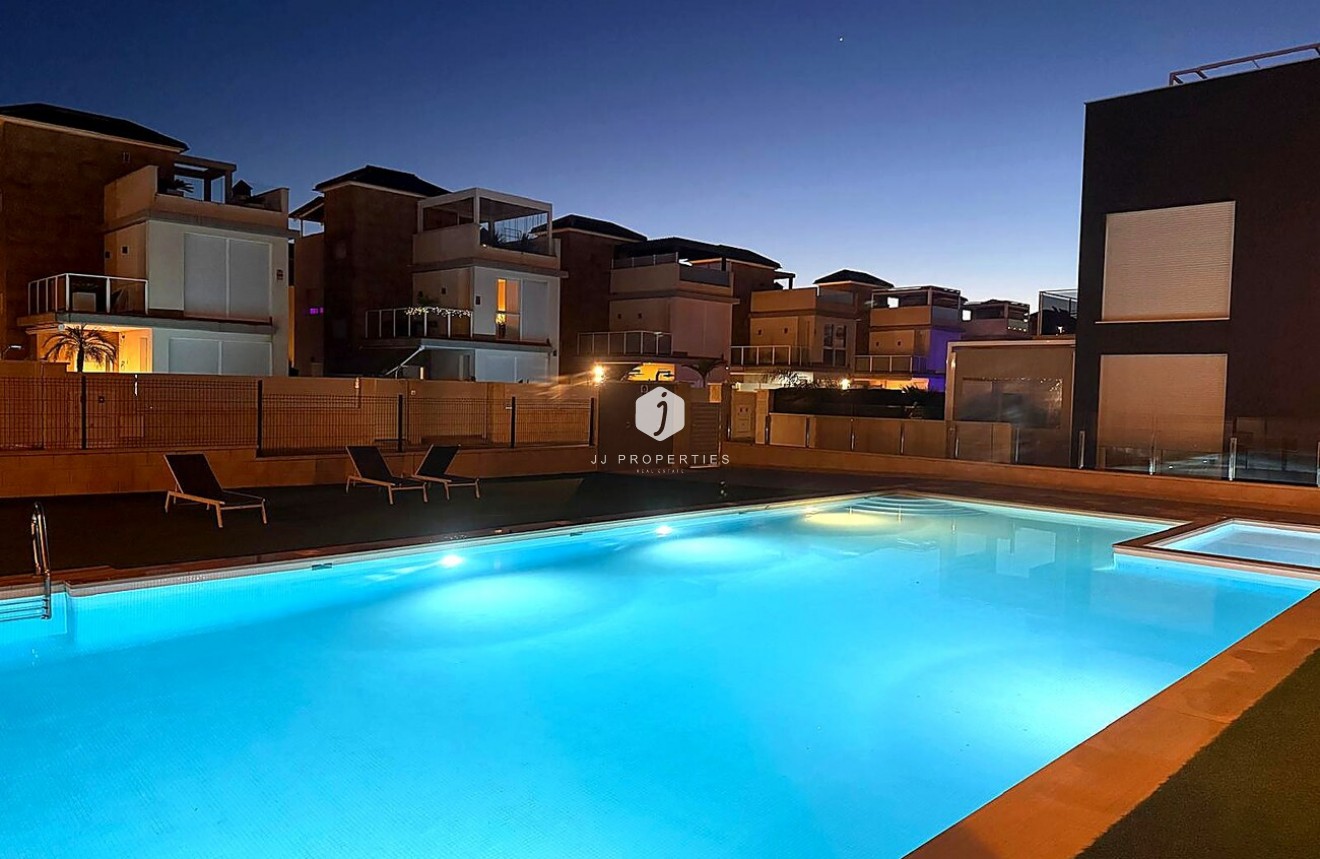 Aus zweiter Hand - Wohnung -
Torrevieja - Torreta Florida
