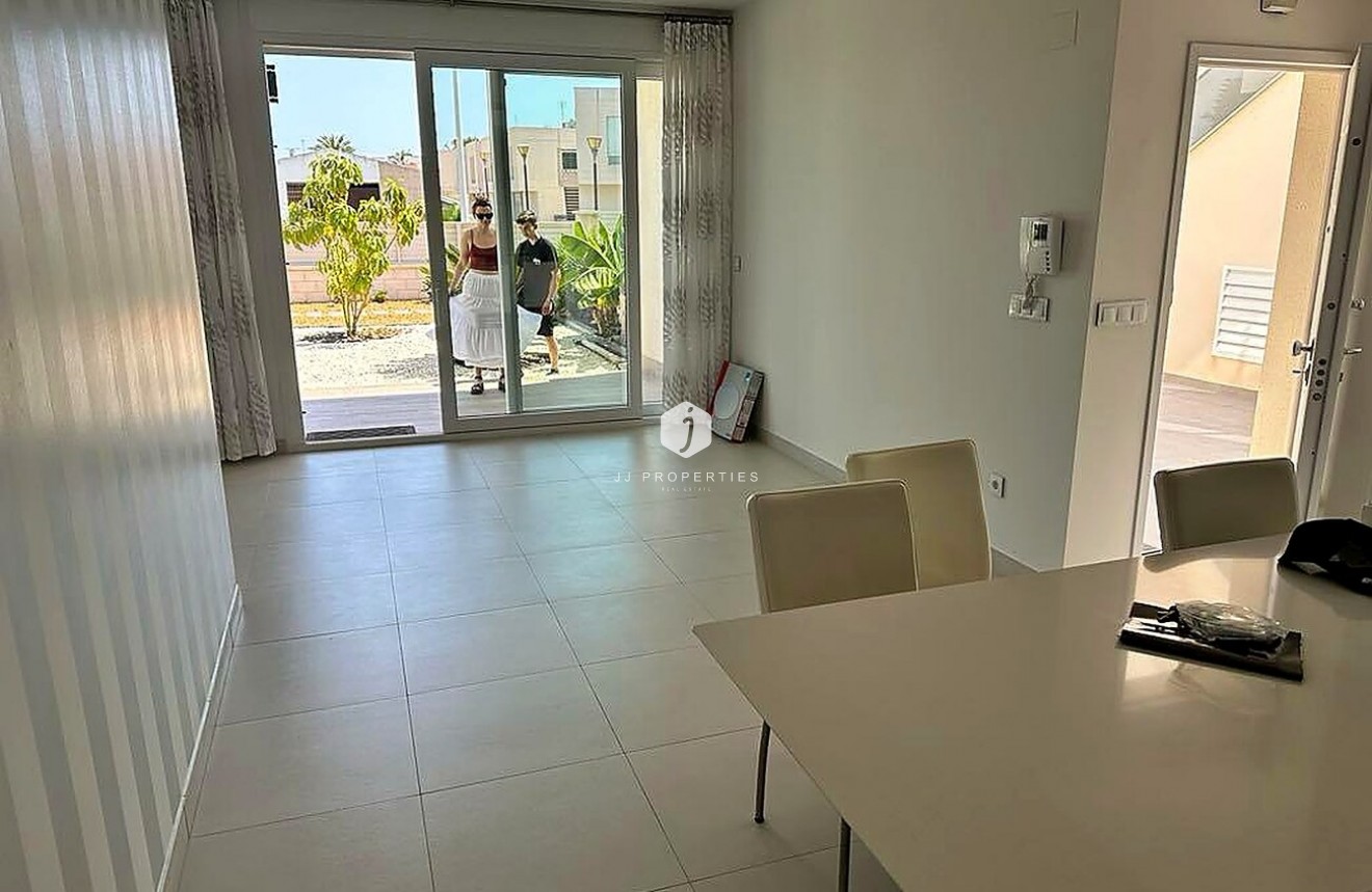 Aus zweiter Hand - Wohnung -
Torrevieja - Torreta Florida