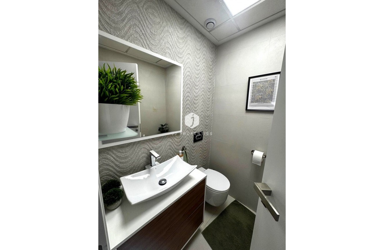 Aus zweiter Hand - Wohnung -
Torrevieja - Torreta Florida