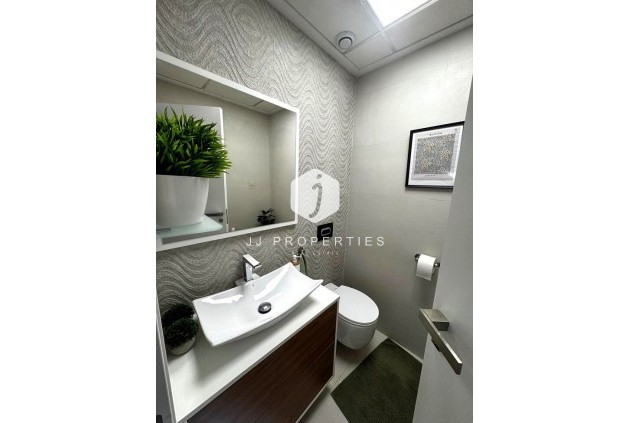 Aus zweiter Hand - Wohnung -
Torrevieja - Torreta Florida