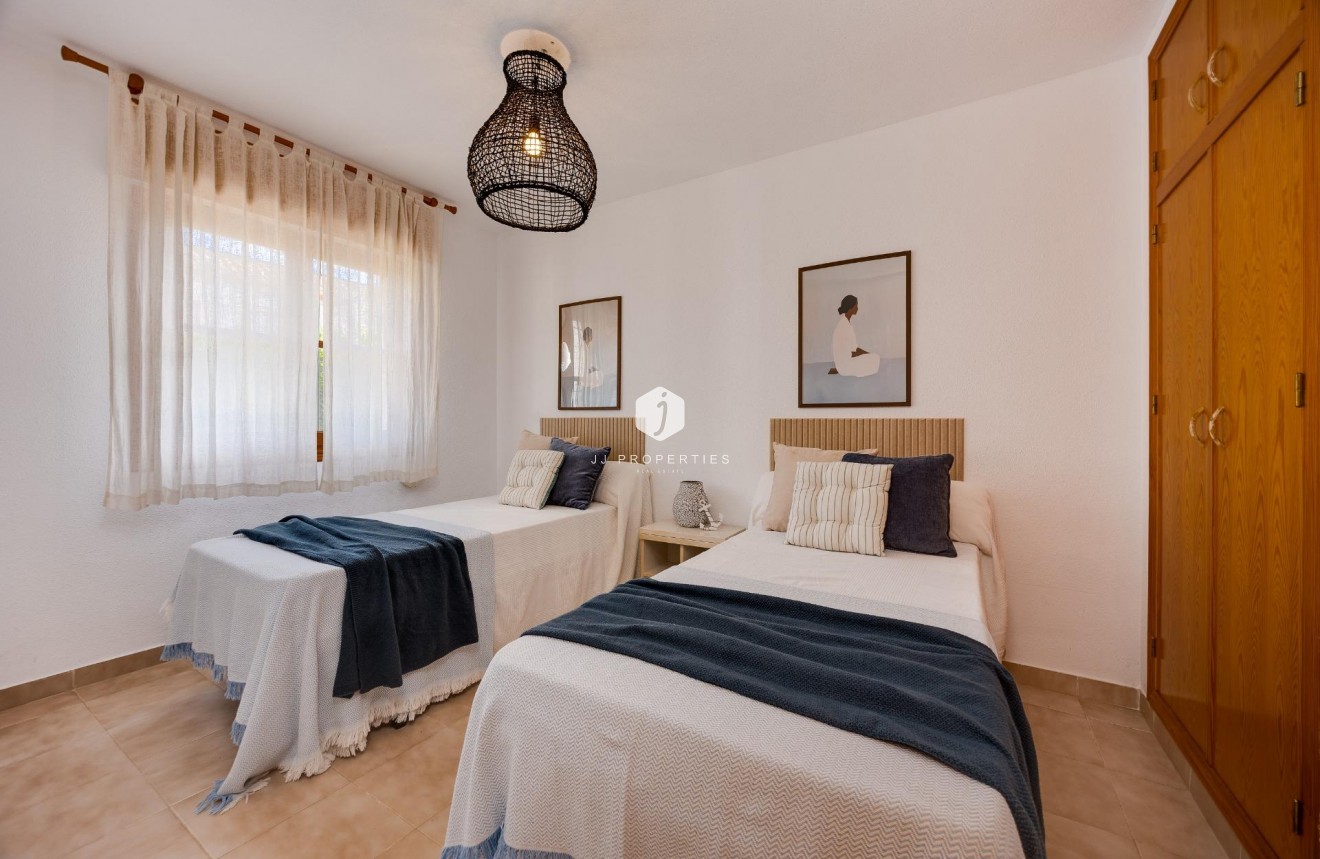 Resale - Bungalow -
Torrevieja - Los Balcones