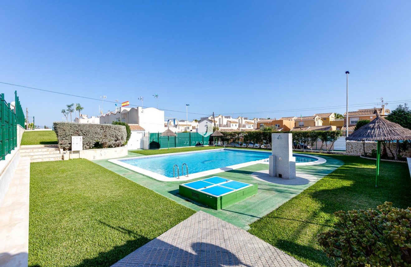 Resale - Bungalow -
Torrevieja - Los Balcones