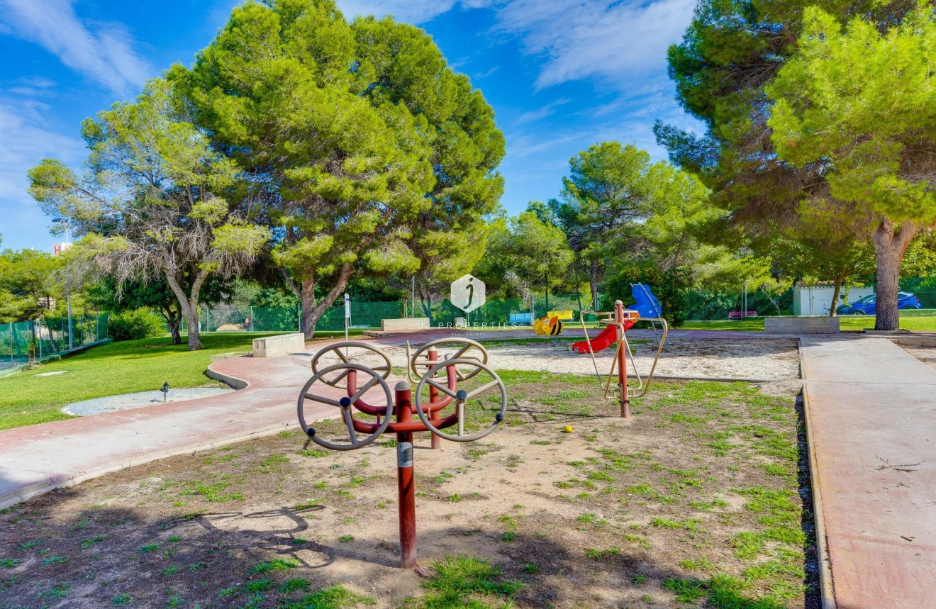 Resale - Bungalow -
Torrevieja - Los Balcones