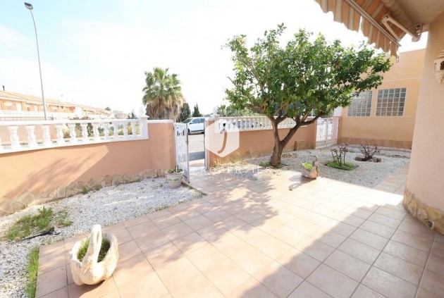 Resale - Villa -
Torrevieja - Costa Blanca