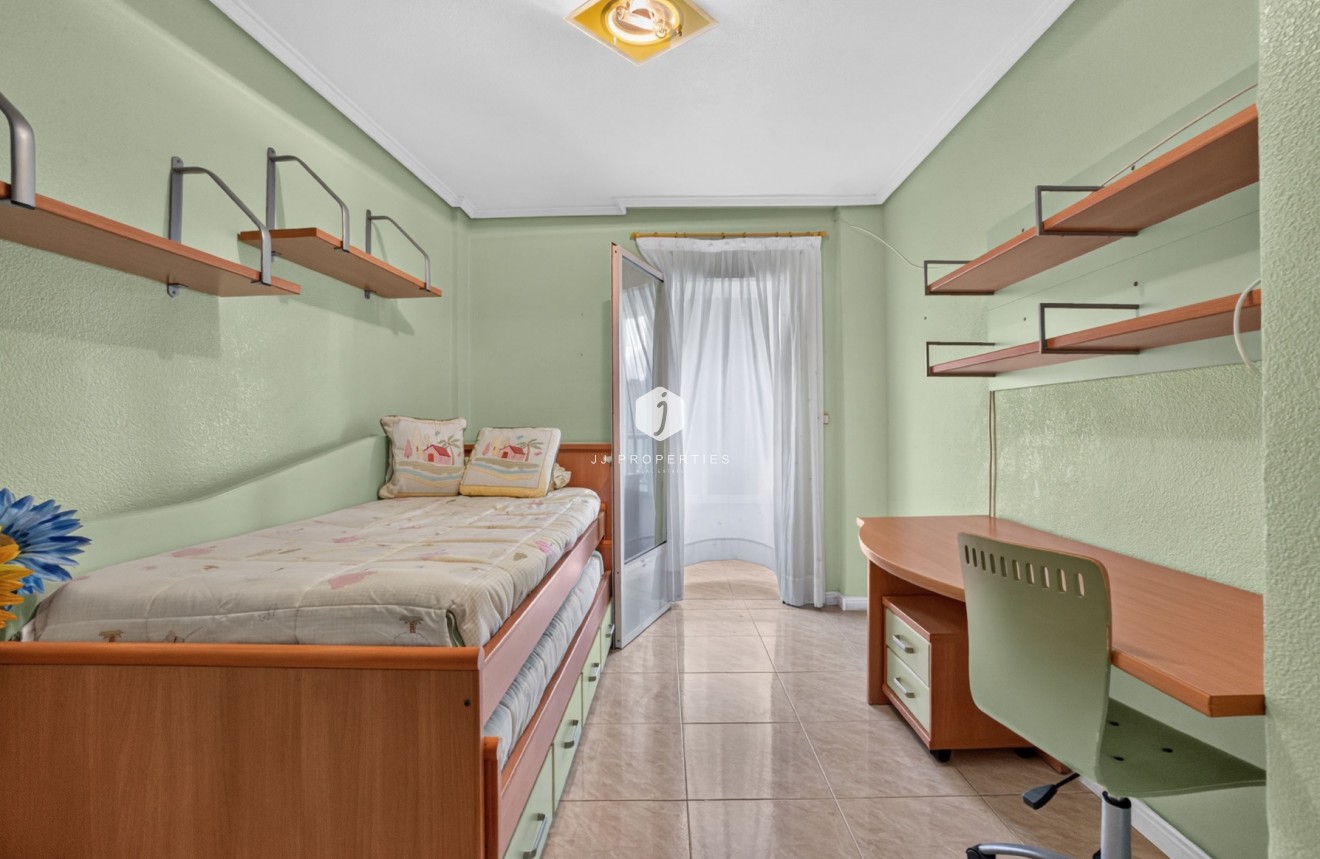 Resale - Apartment / flat -
Centro Torrevieja