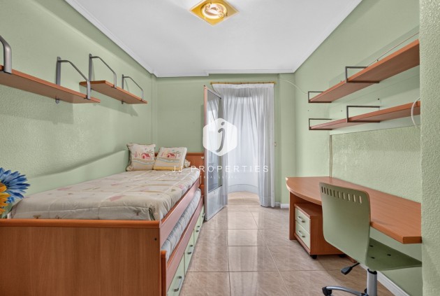 Resale - Apartment / flat -
Centro Torrevieja