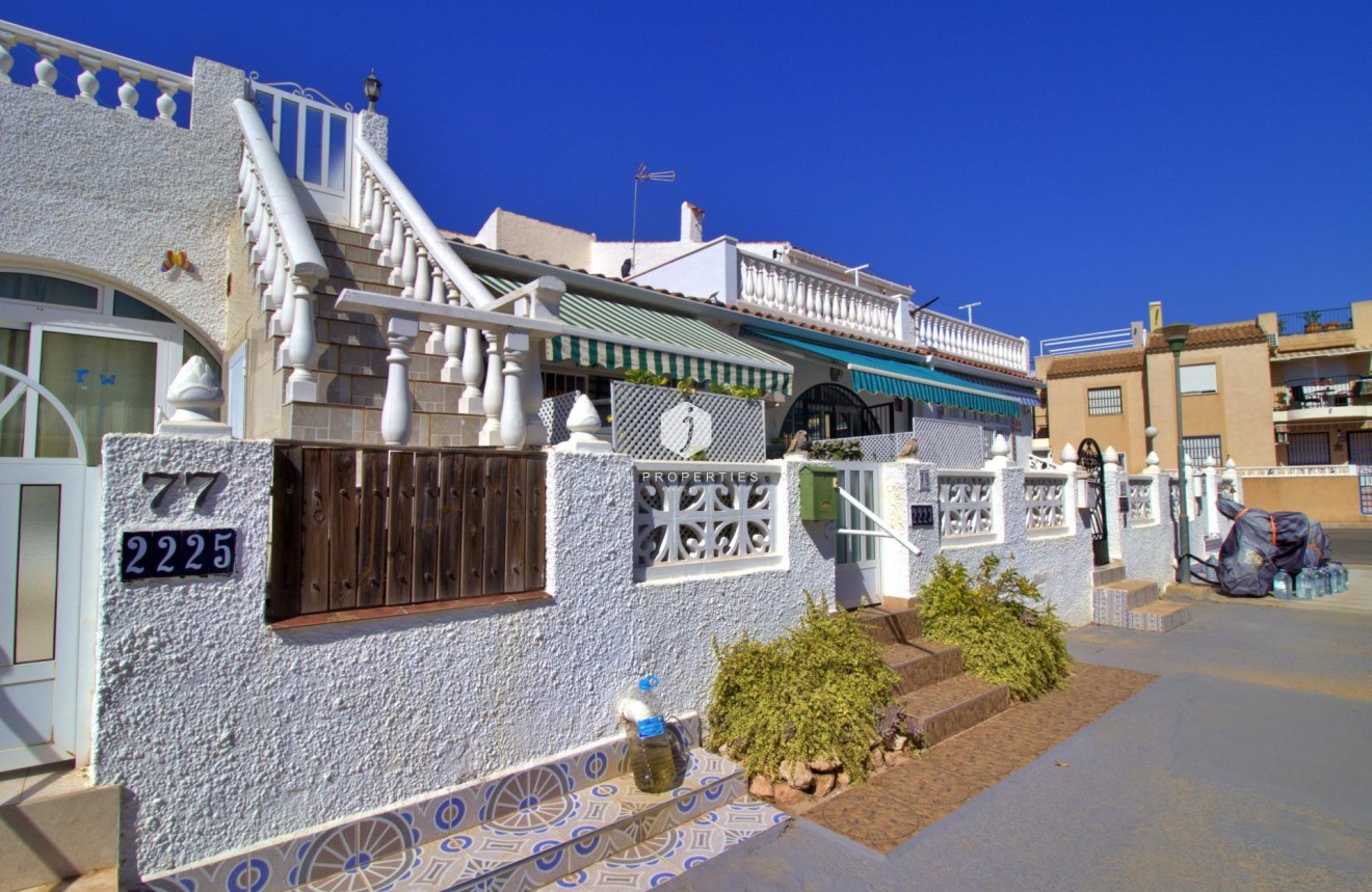 D'occasion - Chalet -
Torrevieja - San luis