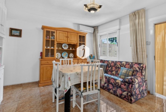 Aus zweiter Hand - Chalet -
Torrevieja - Costa Blanca