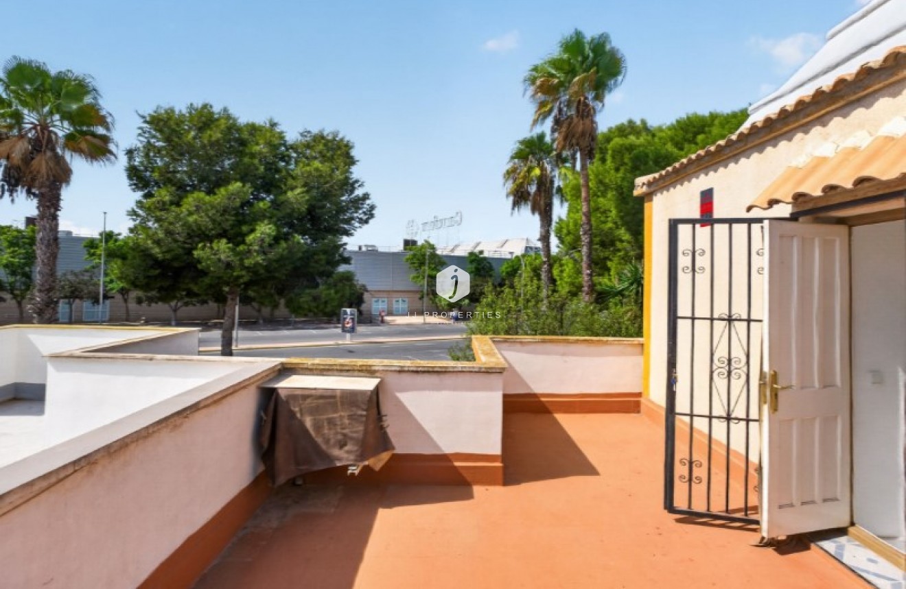 Aus zweiter Hand - Chalet -
Torrevieja - Costa Blanca