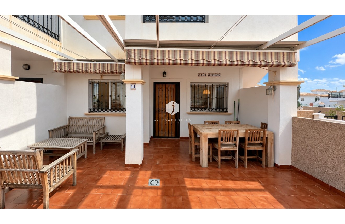 D'occasion - Bungalow -
Punta Prima - Costa Blanca