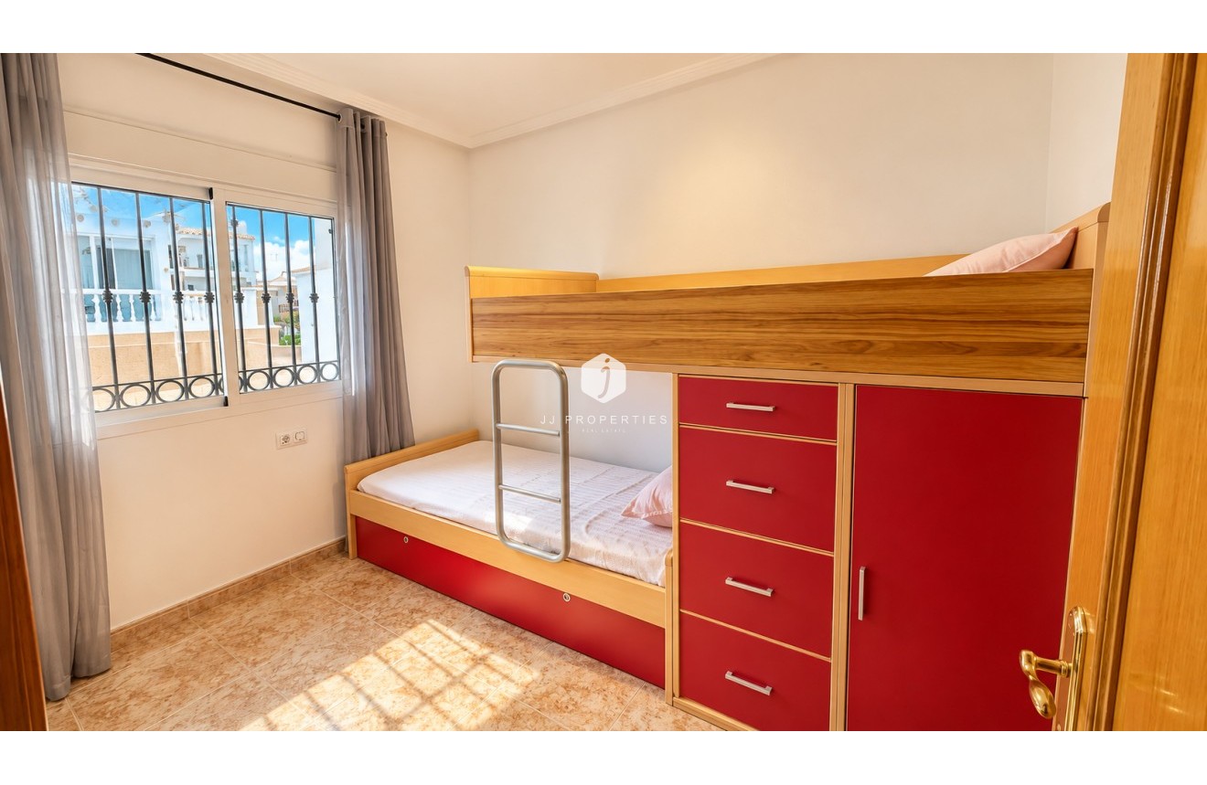 D'occasion - Bungalow -
Punta Prima - Costa Blanca
