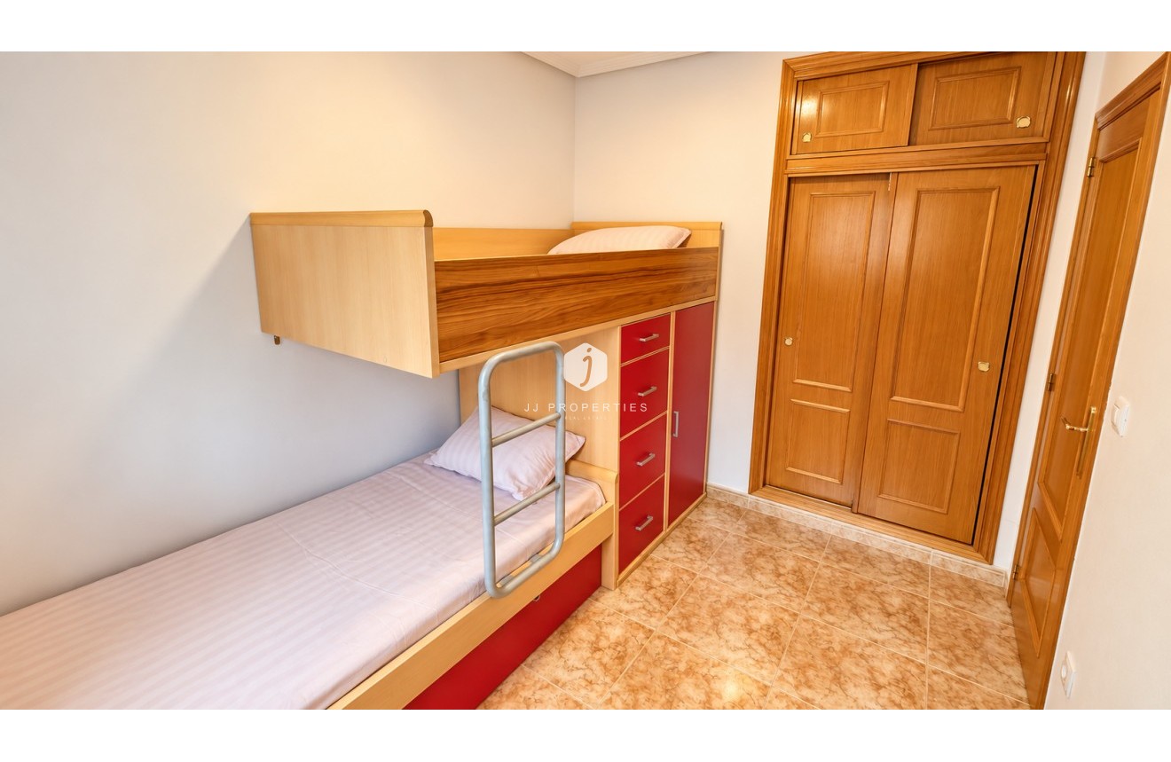 D'occasion - Bungalow -
Punta Prima - Costa Blanca