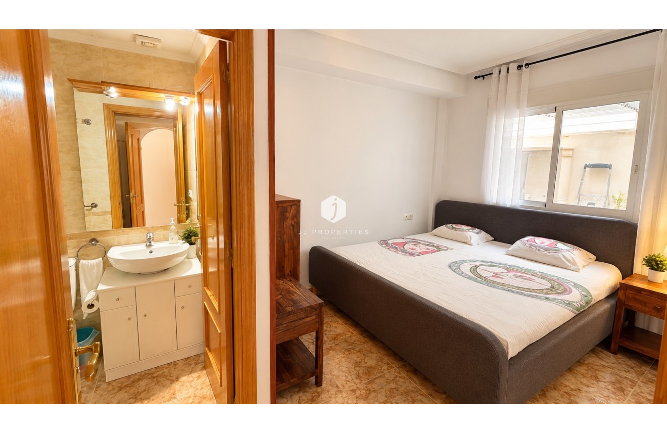 D'occasion - Bungalow -
Punta Prima - Costa Blanca