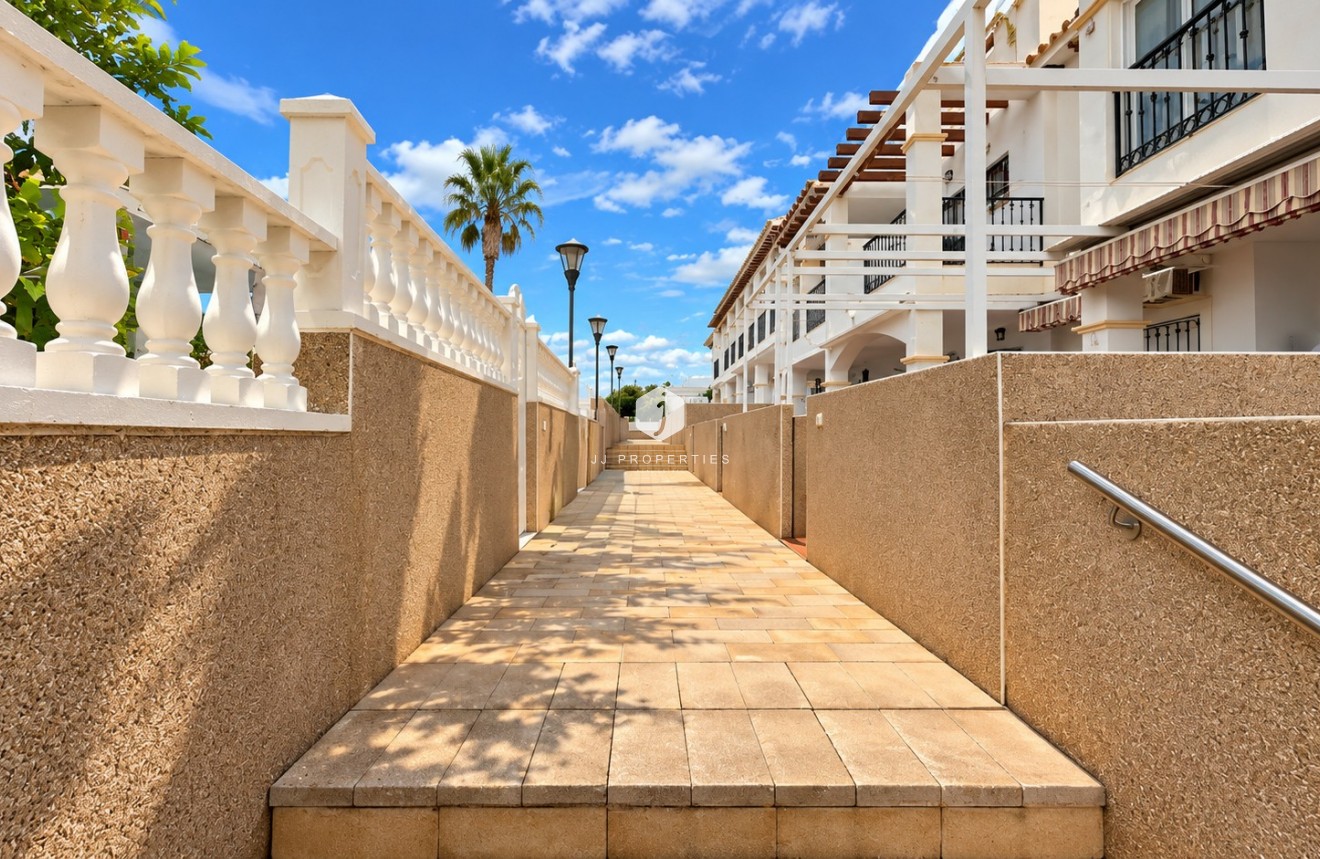 D'occasion - Bungalow -
Punta Prima - Costa Blanca