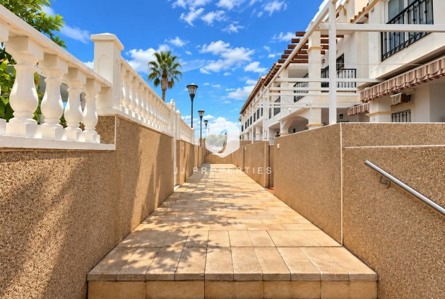 D'occasion - Bungalow -
Punta Prima - Costa Blanca
