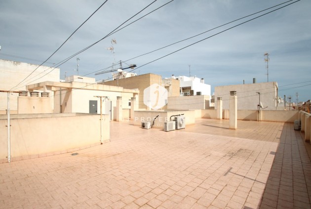 Z drugiej ręki - Mieszkanie w bloku -
Torrevieja - Las Piscinas Naturales