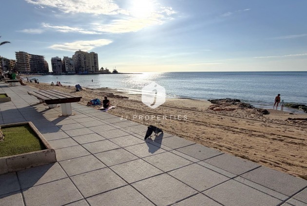 Z drugiej ręki - Mieszkanie w bloku -
Torrevieja - Las Piscinas Naturales