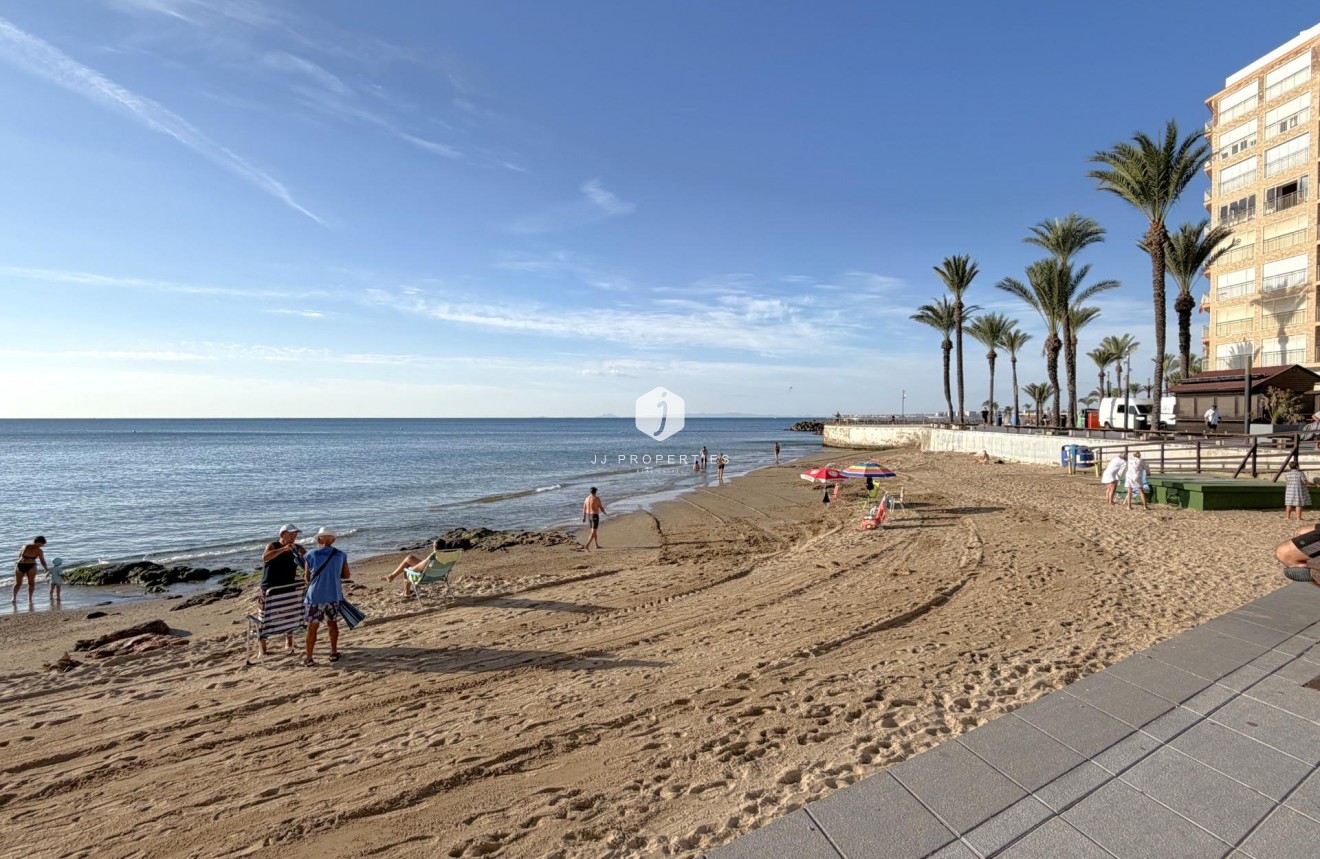 Z drugiej ręki - Mieszkanie w bloku -
Torrevieja - Las Piscinas Naturales