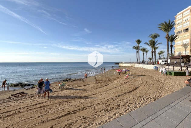 Z drugiej ręki - Mieszkanie w bloku -
Torrevieja - Las Piscinas Naturales