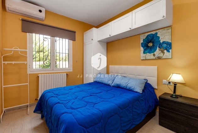 Resale - Villa -
Torrevieja - El chaparral