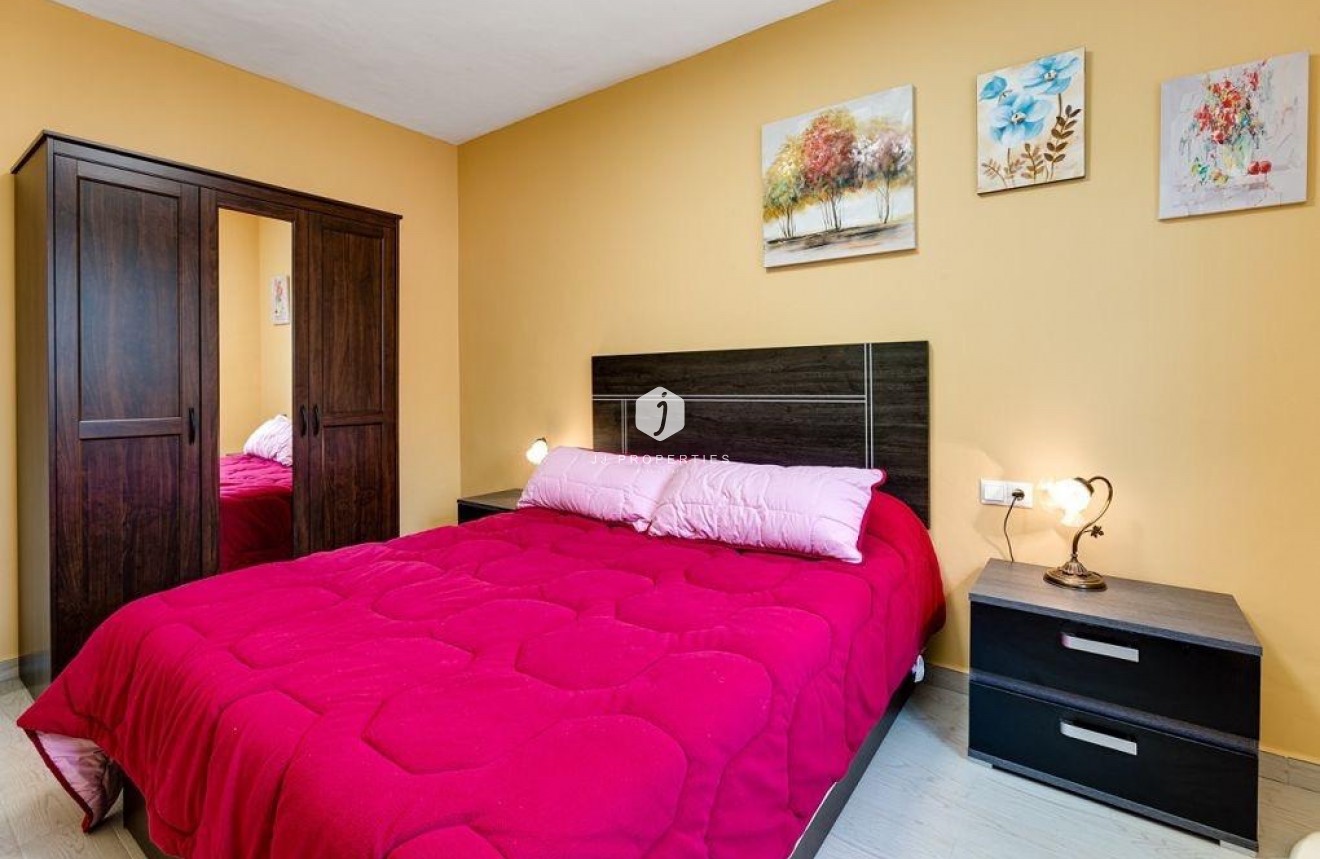 Resale - Villa -
Torrevieja - El chaparral
