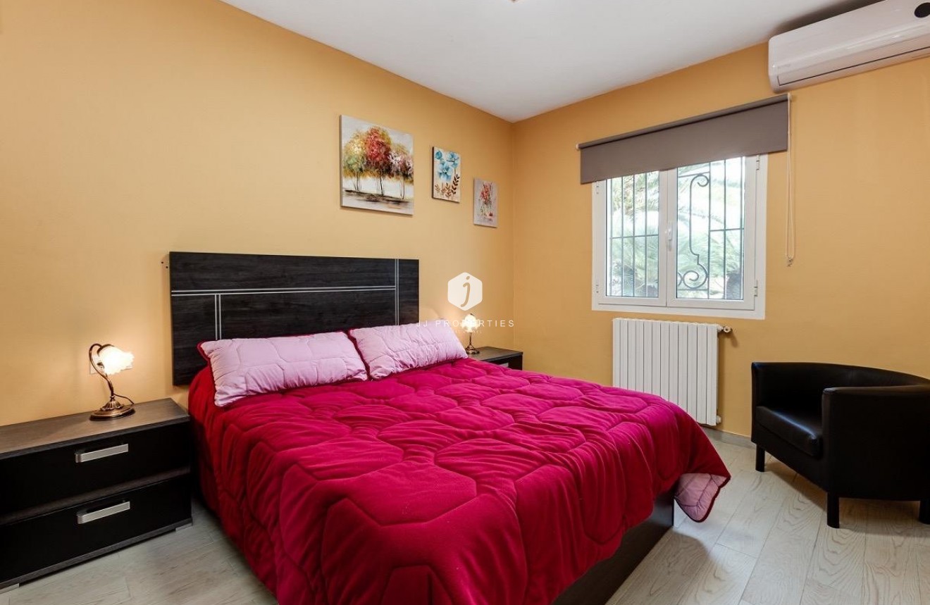Resale - Villa -
Torrevieja - El chaparral