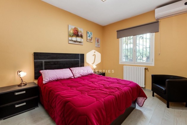 Resale - Villa -
Torrevieja - El chaparral