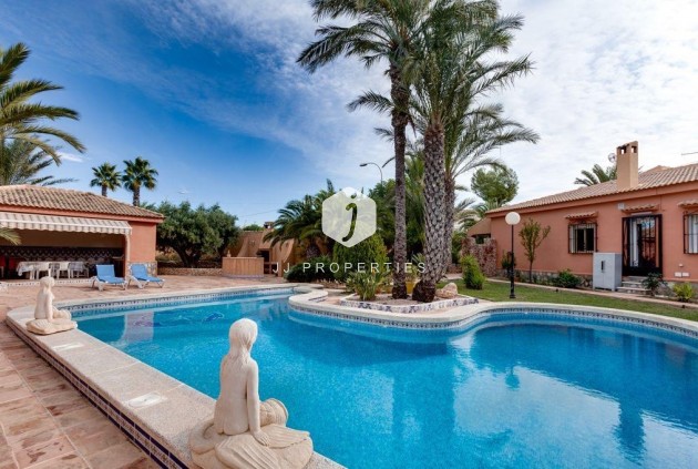 Resale - Villa -
Torrevieja - El chaparral