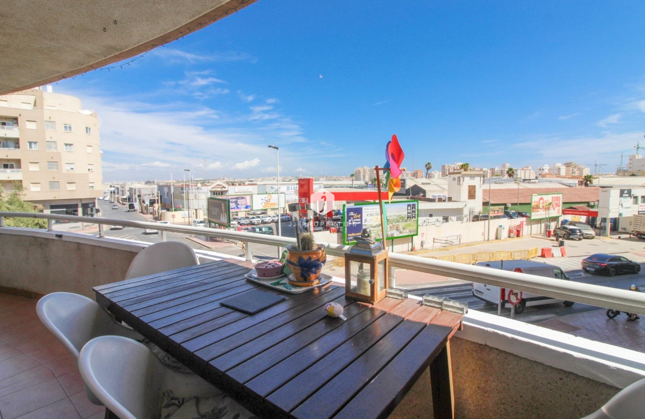 Segunda mano - Apartamento / piso -
Torrevieja - El molino