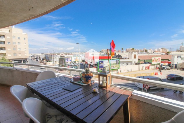 Segunda mano - Apartamento / piso -
Torrevieja - El molino