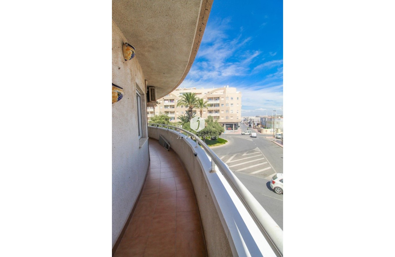 Segunda mano - Apartamento / piso -
Torrevieja - El molino
