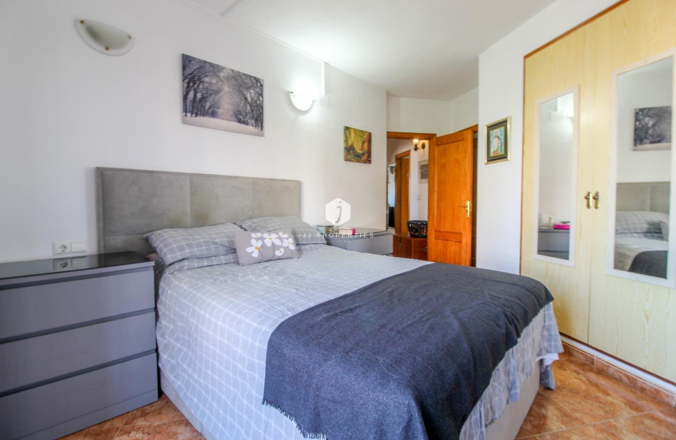 Segunda mano - Apartamento / piso -
Torrevieja - El molino