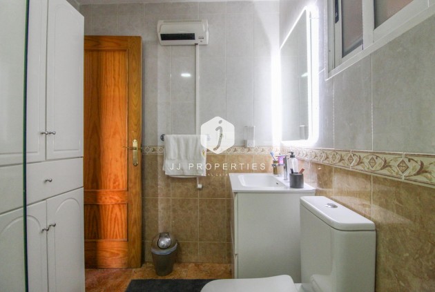 Segunda mano - Apartamento / piso -
Torrevieja - El molino