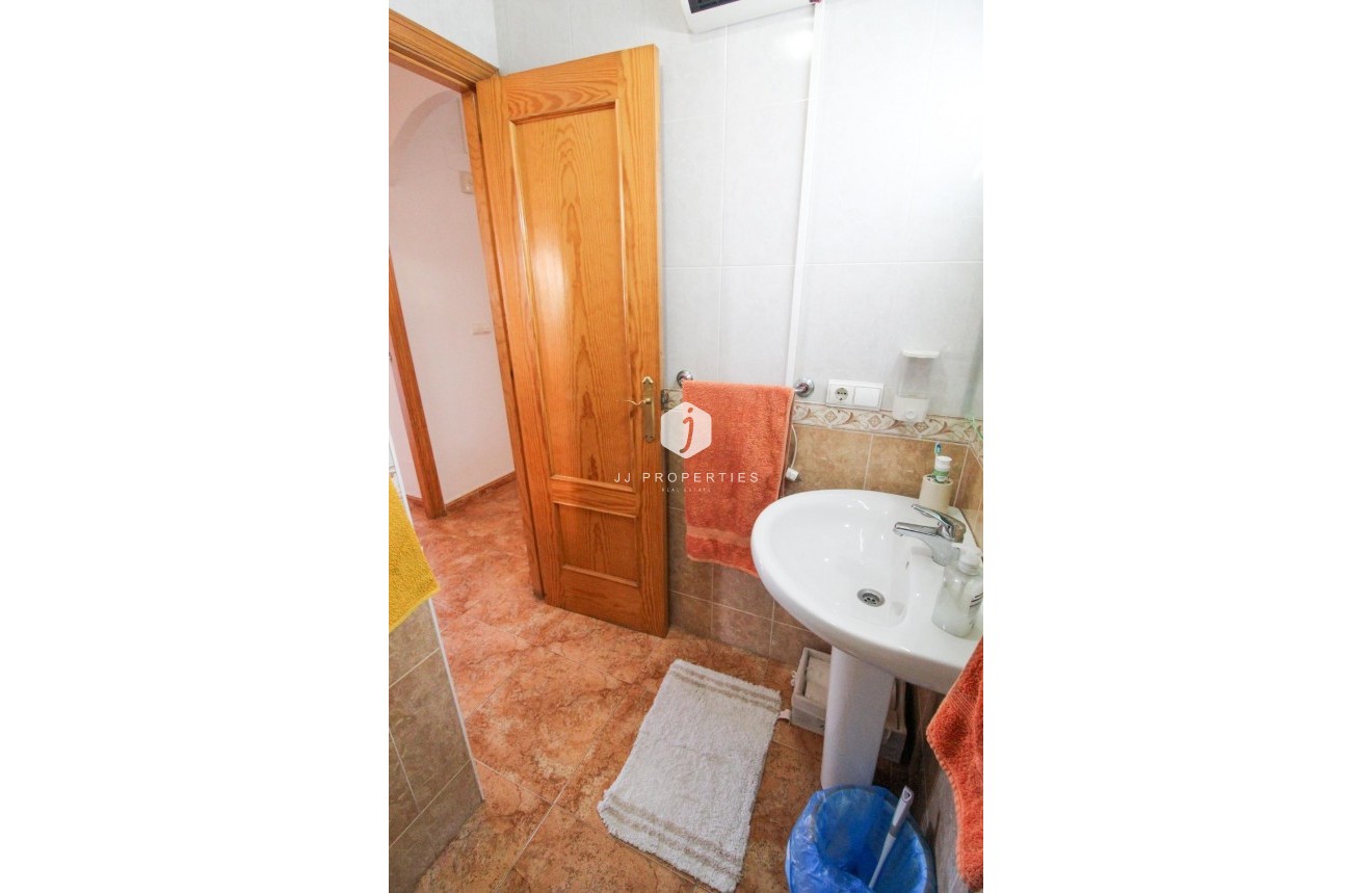 Segunda mano - Apartamento / piso -
Torrevieja - El molino