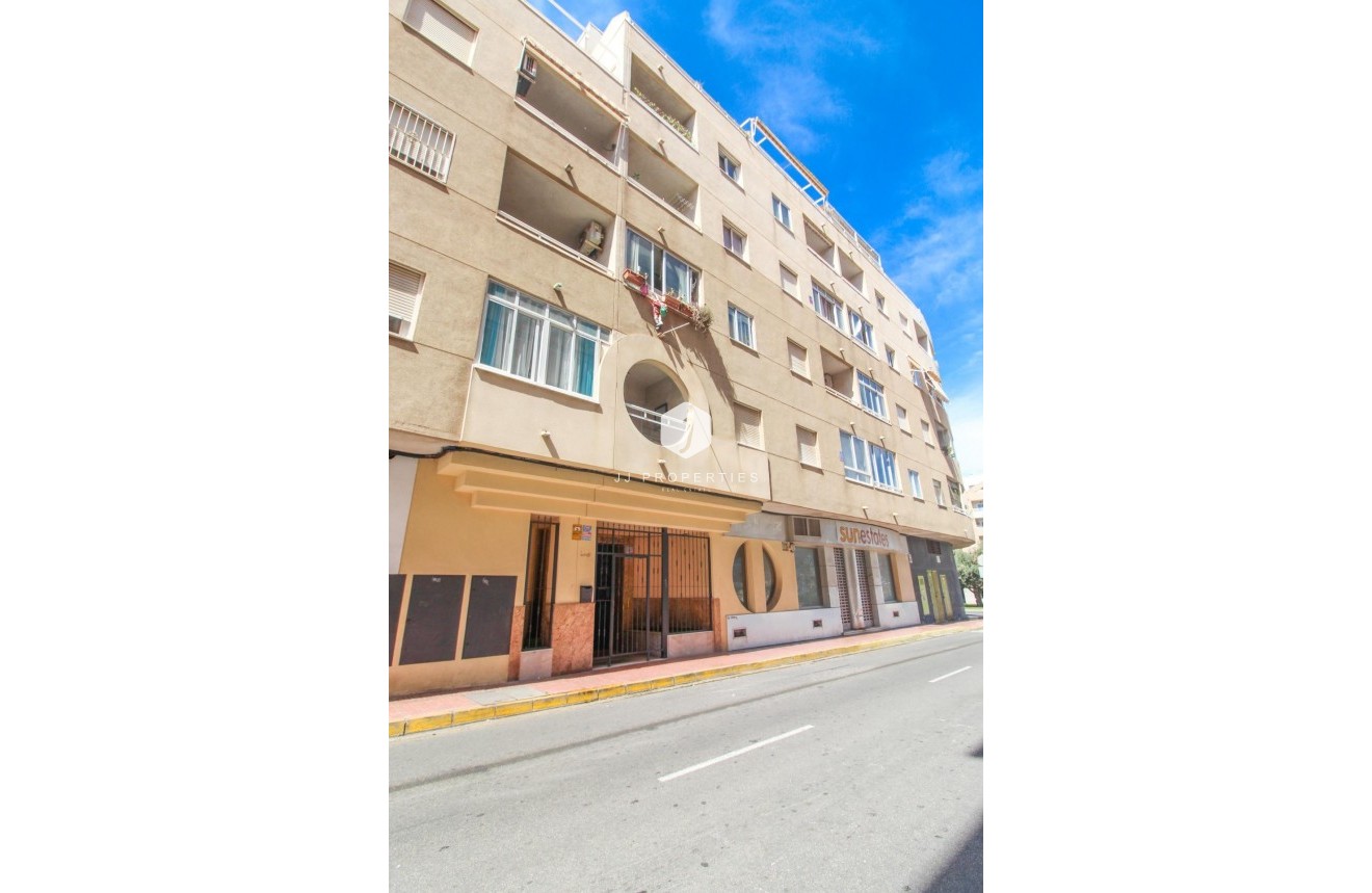 Segunda mano - Apartamento / piso -
Torrevieja - El molino