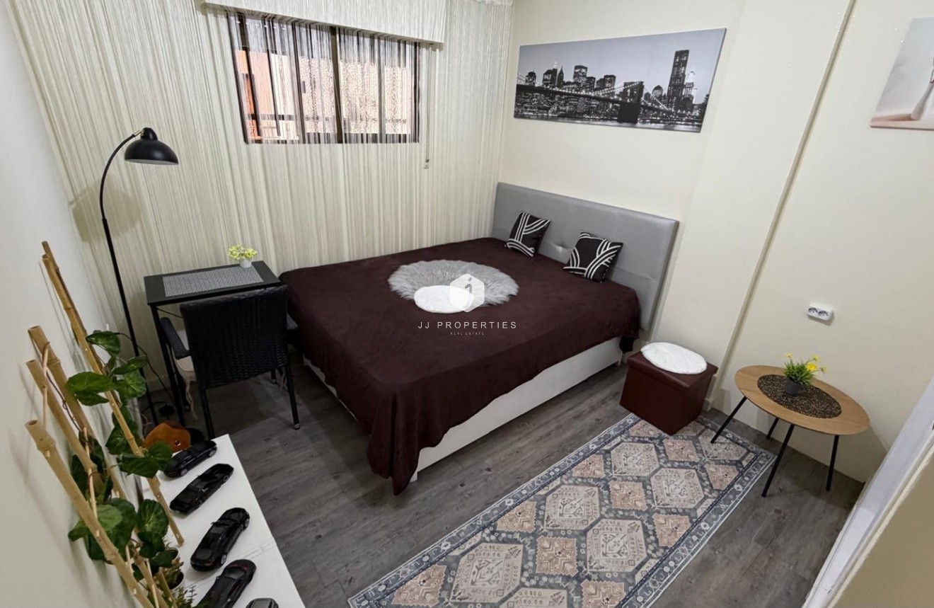 Resale - Apartment / flat -
Torrevieja - La Siesta - El Salado - Torreta