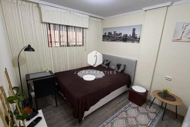 Resale - Apartment / flat -
Torrevieja - La Siesta - El Salado - Torreta