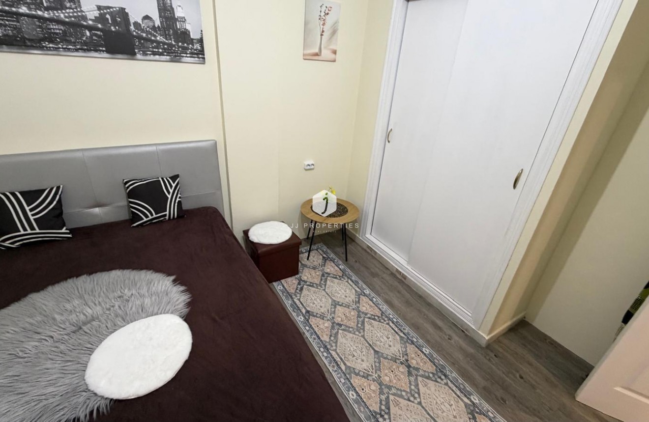 Resale - Apartment / flat -
Torrevieja - La Siesta - El Salado - Torreta
